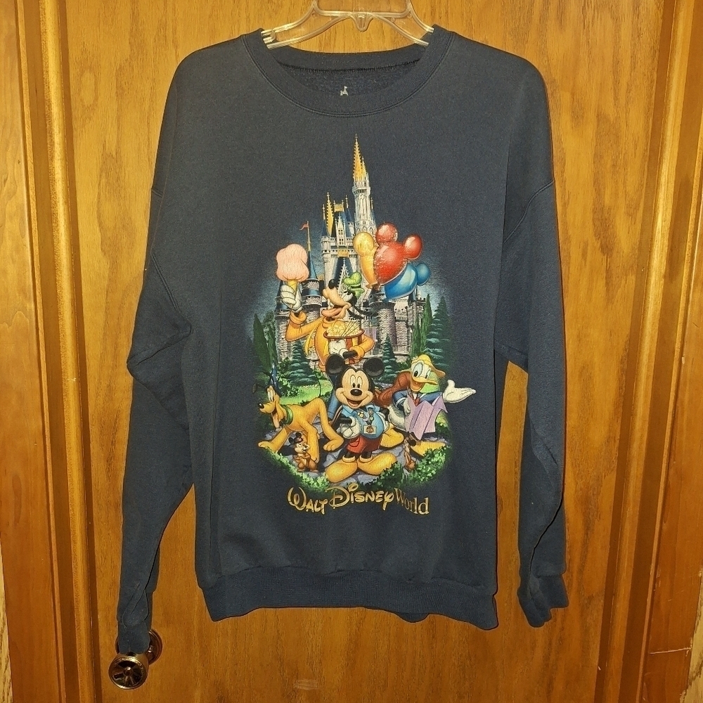 🌟 Vintage Walt Disney World resort sweatshirt size large